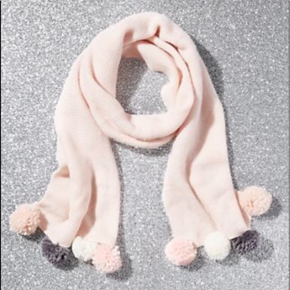 Pom Pom scarf NEW